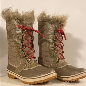 Sorel Tofino Waterproof Winter Boot Khaki Size 8.5
